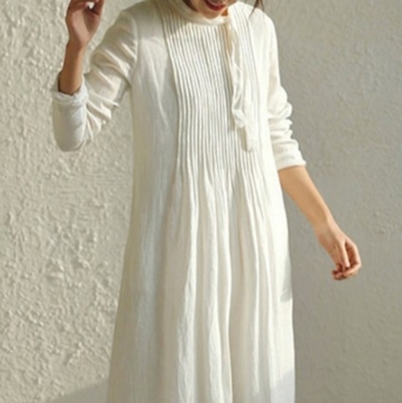 Elegant Cream Long-Sleeve Dress - Picture 4 of 5